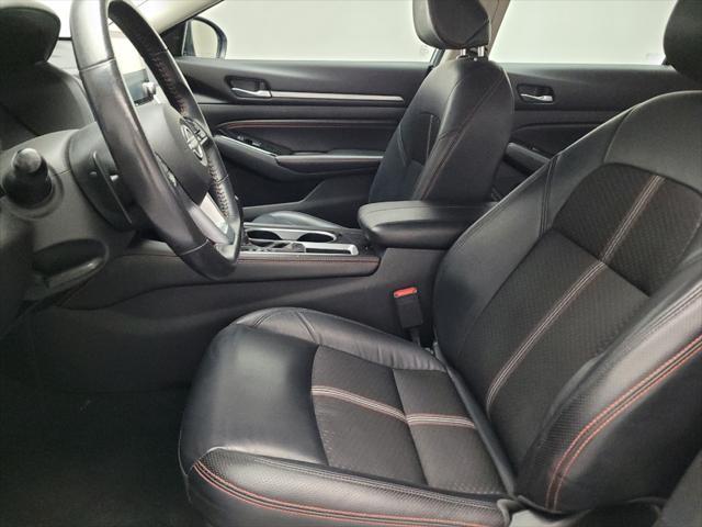 Photo of 2023 Gray Nissan Altima
