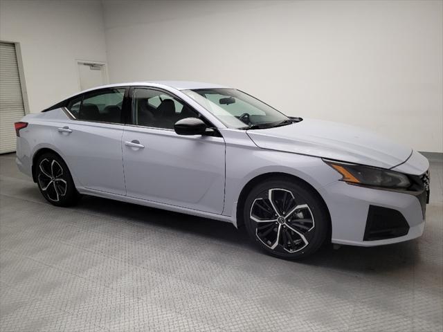 Photo of 2023 Gray Nissan Altima