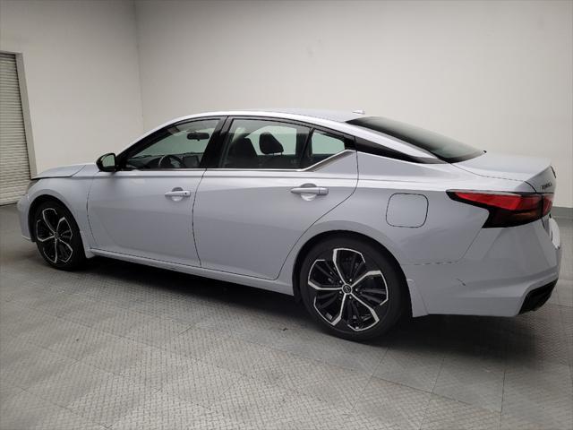 Photo of 2023 Gray Nissan Altima