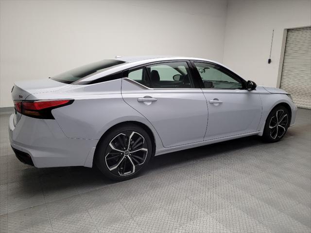 Photo of 2023 Gray Nissan Altima