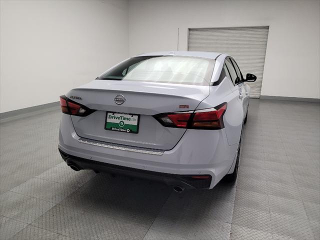 Photo of 2023 Gray Nissan Altima