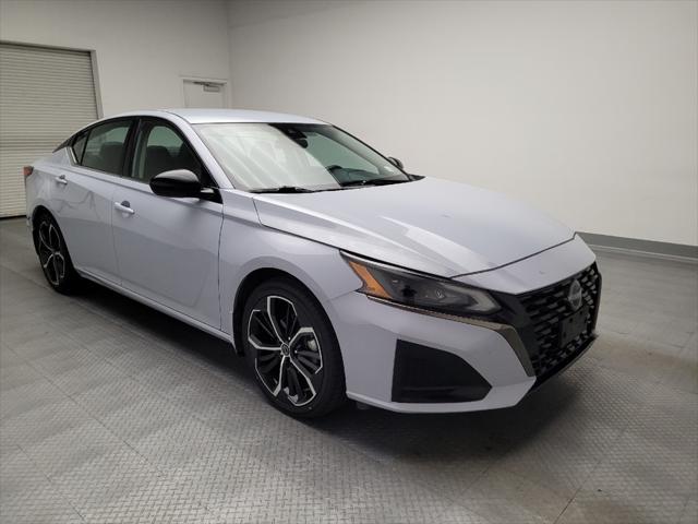 Photo of 2023 Gray Nissan Altima