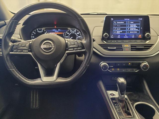 Photo of 2023 Gray Nissan Altima