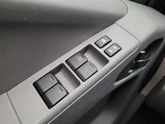 Photo of 2015 Arctic Blue Metallic Nissan Frontier