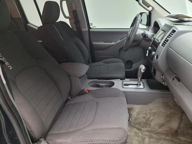 Photo of 2015 Arctic Blue Metallic Nissan Frontier