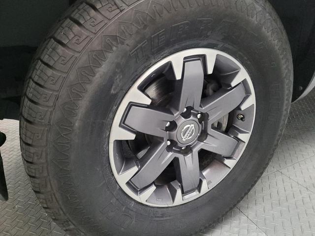Photo of 2015 Arctic Blue Metallic Nissan Frontier