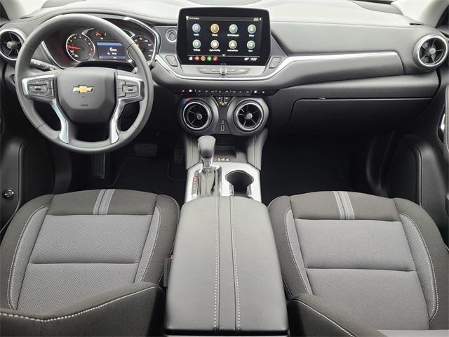 Photo of 2025 Summit White Chevrolet Blazer
