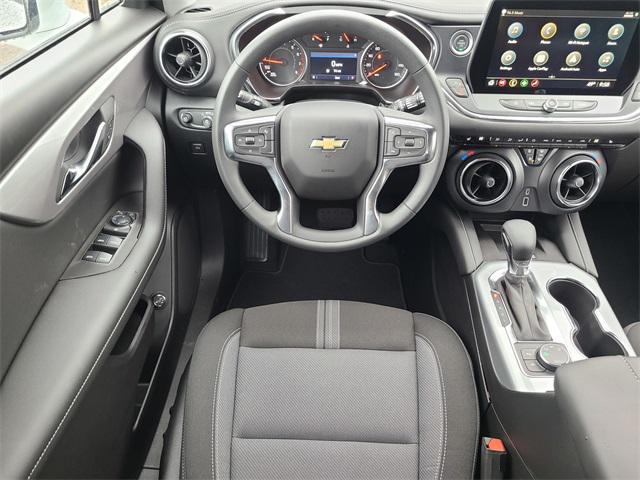Photo of 2025 Summit White Chevrolet Blazer