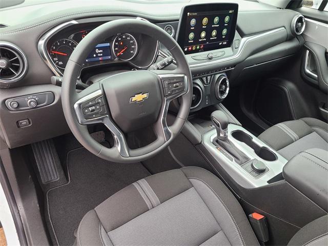 Photo of 2025 Summit White Chevrolet Blazer