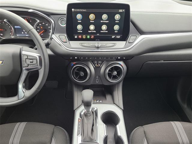 Photo of 2025 Summit White Chevrolet Blazer