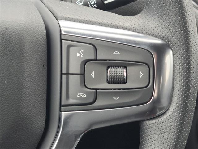 Photo of 2025 Summit White Chevrolet Blazer