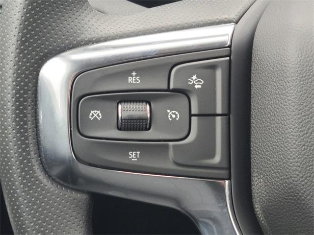 Photo of 2025 Summit White Chevrolet Blazer