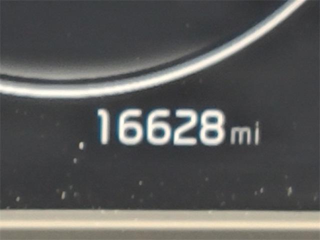 Photo of 2024 Gravity Gray Kia Seltos