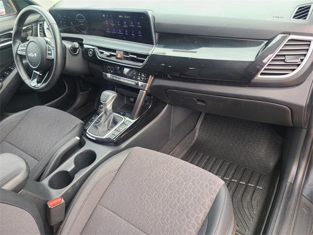 Photo of 2024 Gravity Gray Kia Seltos