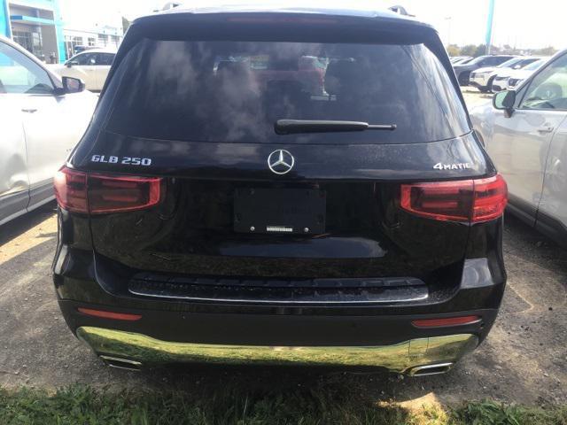 Photo of 2024 Night Black Mercedes-Benz GLB 250
