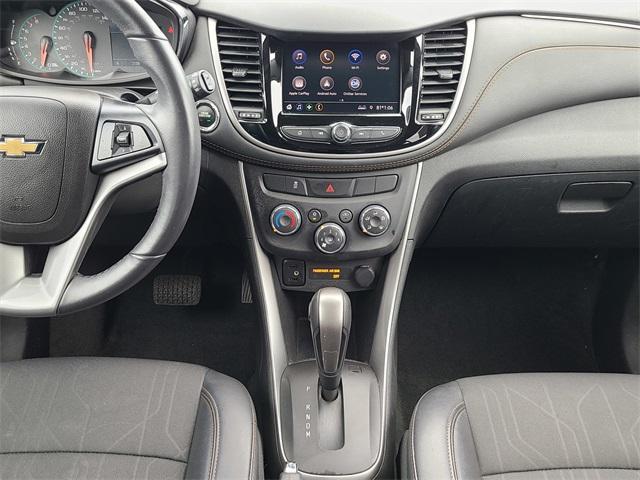 Photo of 2022 Iridescent Pearl Tricoat Chevrolet Trax