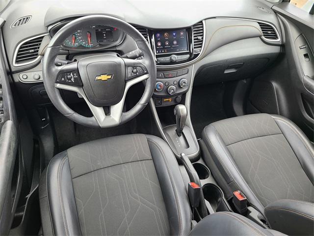 Photo of 2022 Iridescent Pearl Tricoat Chevrolet Trax
