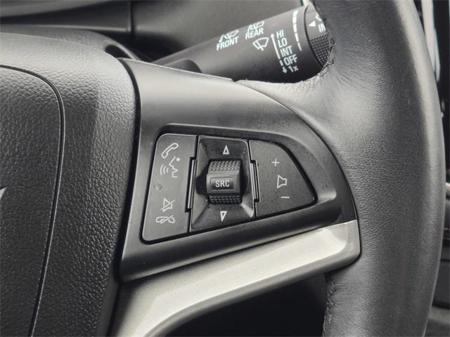 Photo of 2022 Iridescent Pearl Tricoat Chevrolet Trax