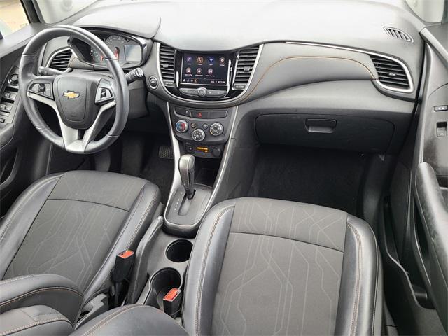 Photo of 2022 Iridescent Pearl Tricoat Chevrolet Trax