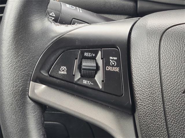 Photo of 2022 Iridescent Pearl Tricoat Chevrolet Trax