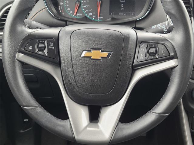 Photo of 2022 Iridescent Pearl Tricoat Chevrolet Trax