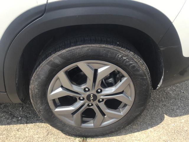 Photo of 2024 Snow White Pearl Kia Seltos