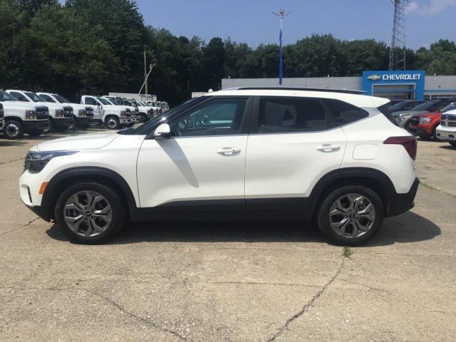 Photo of 2024 Snow White Pearl Kia Seltos