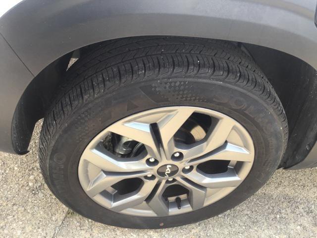 Photo of 2024 Snow White Pearl Kia Seltos
