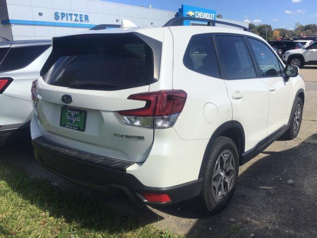 Photo of 2020 Crystal White Pearl Subaru Forester