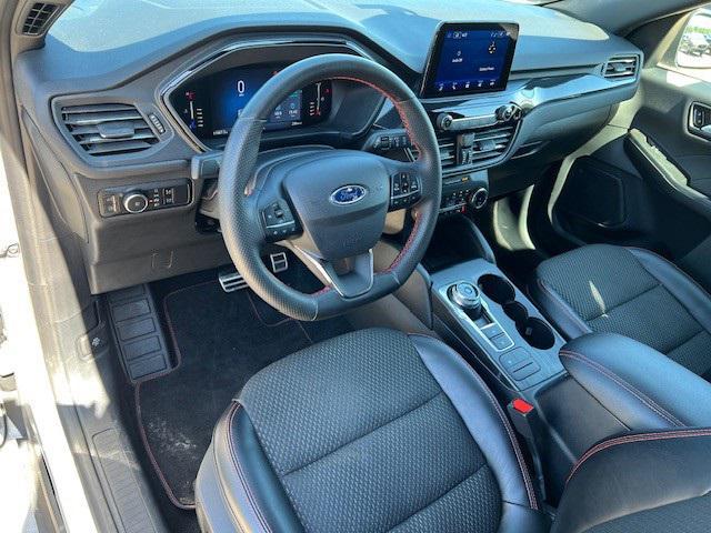 Photo of 2023 ICONIC SILVER METALLIC Ford Escape