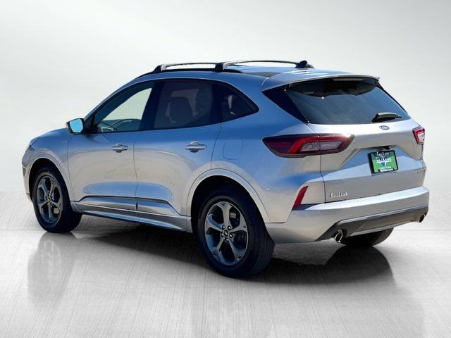 Photo of 2023 ICONIC SILVER METALLIC Ford Escape
