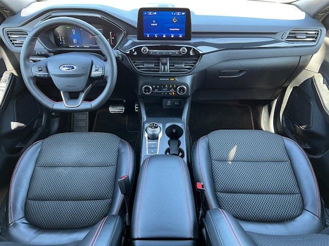 Photo of 2023 ICONIC SILVER METALLIC Ford Escape