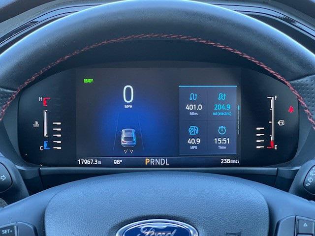 Photo of 2023 ICONIC SILVER METALLIC Ford Escape