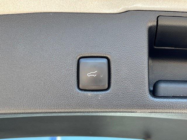 Photo of 2023 ICONIC SILVER METALLIC Ford Escape