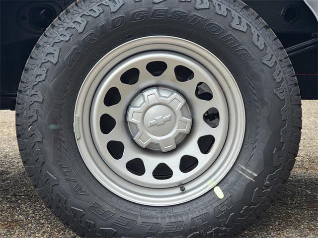 Photo of 2025 Summit White Chevrolet Silverado 1500