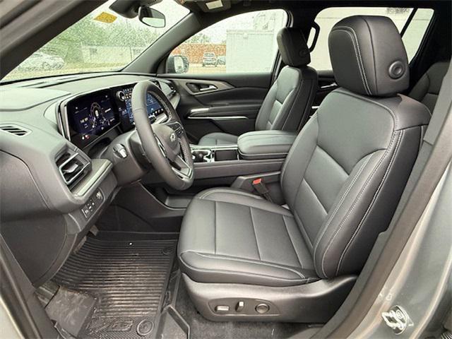 Photo of 2025 Sterling Gray Metallic Chevrolet Traverse