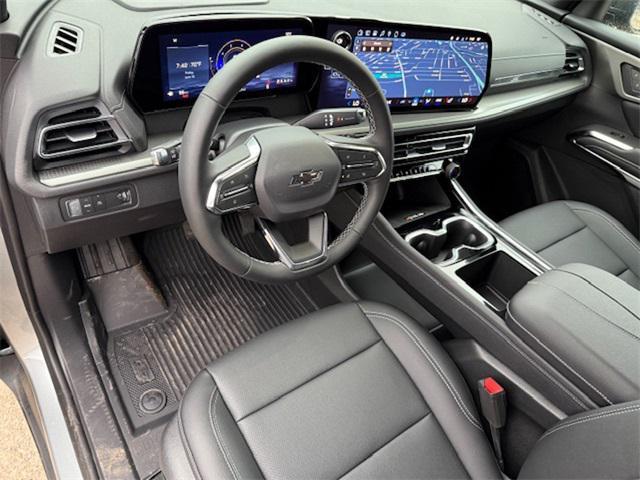 Photo of 2025 Sterling Gray Metallic Chevrolet Traverse
