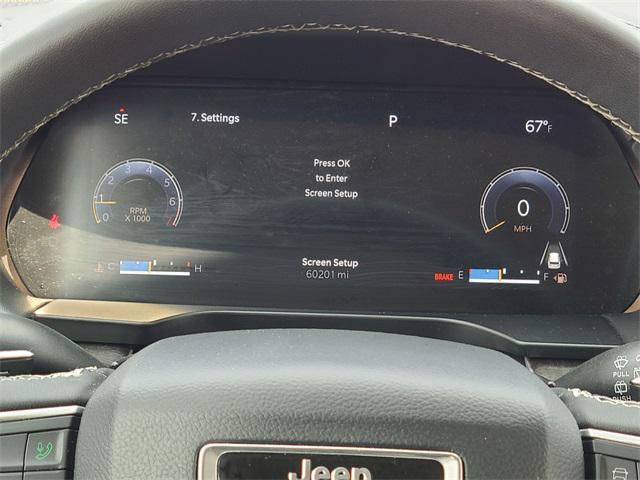 Photo of 2023 Diamond Black Crystal Pearlcoat Jeep Grand Cherokee