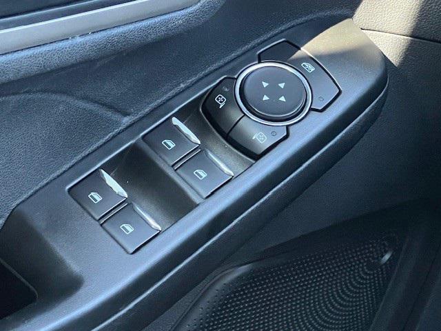 Photo of 2022 Red Metallic Ford Escape