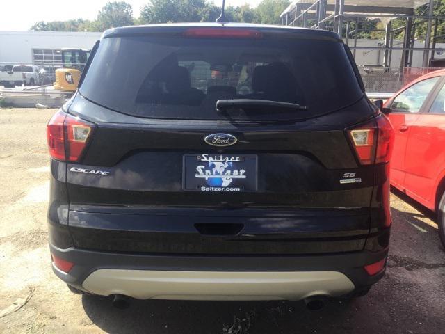 Photo of 2019 Black Ford Escape