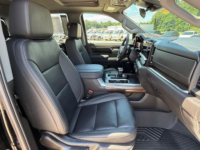 Photo of 2025 Black Chevrolet Silverado 1500