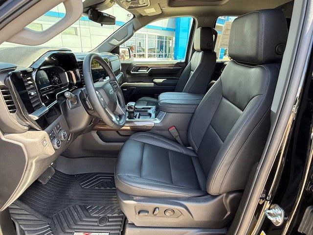 Photo of 2025 Black Chevrolet Silverado 1500
