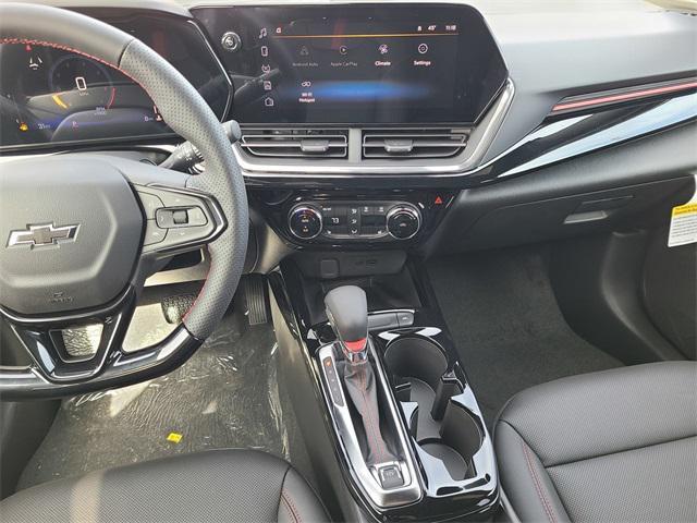 Photo of 2025 Summit White Chevrolet Trax
