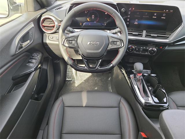 Photo of 2025 Summit White Chevrolet Trax