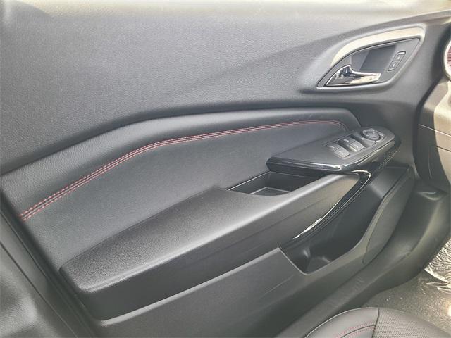 Photo of 2025 Summit White Chevrolet Trax