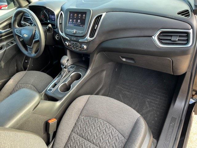 Photo of 2022 Mosaic Black Metallic Chevrolet Equinox
