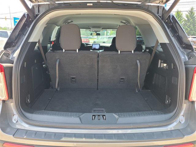 Photo of 2021 CARBONIZED GRAY METALLIC Ford Explorer