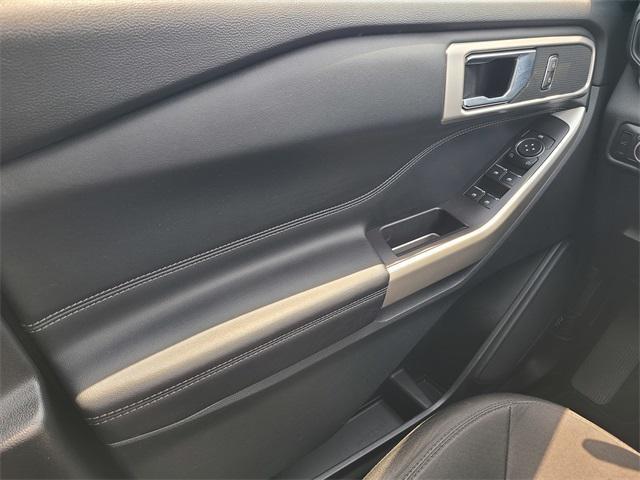 Photo of 2021 CARBONIZED GRAY METALLIC Ford Explorer
