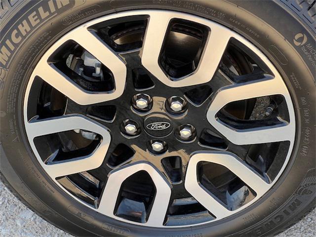 Photo of 2024 Hot Pepper Red Metallic Tinted Clearcoat Ford Maverick