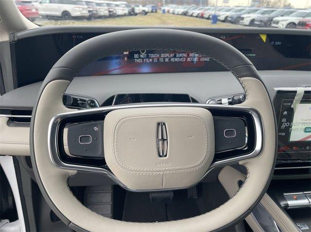 Photo of 2025 White Platinum Clearcoat Metallic Lincoln Nautilus